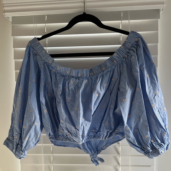 Forever 21 Daisy Crop Top - Picture 3 of 3